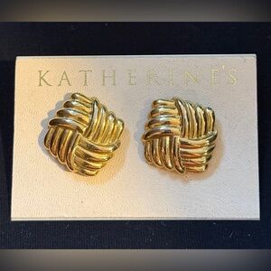 Gold Knot Earrings
